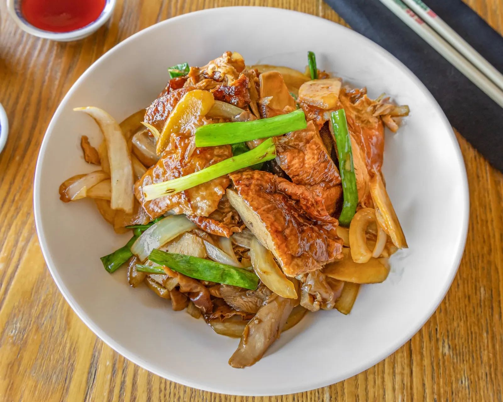 Duck with ginger and shallots